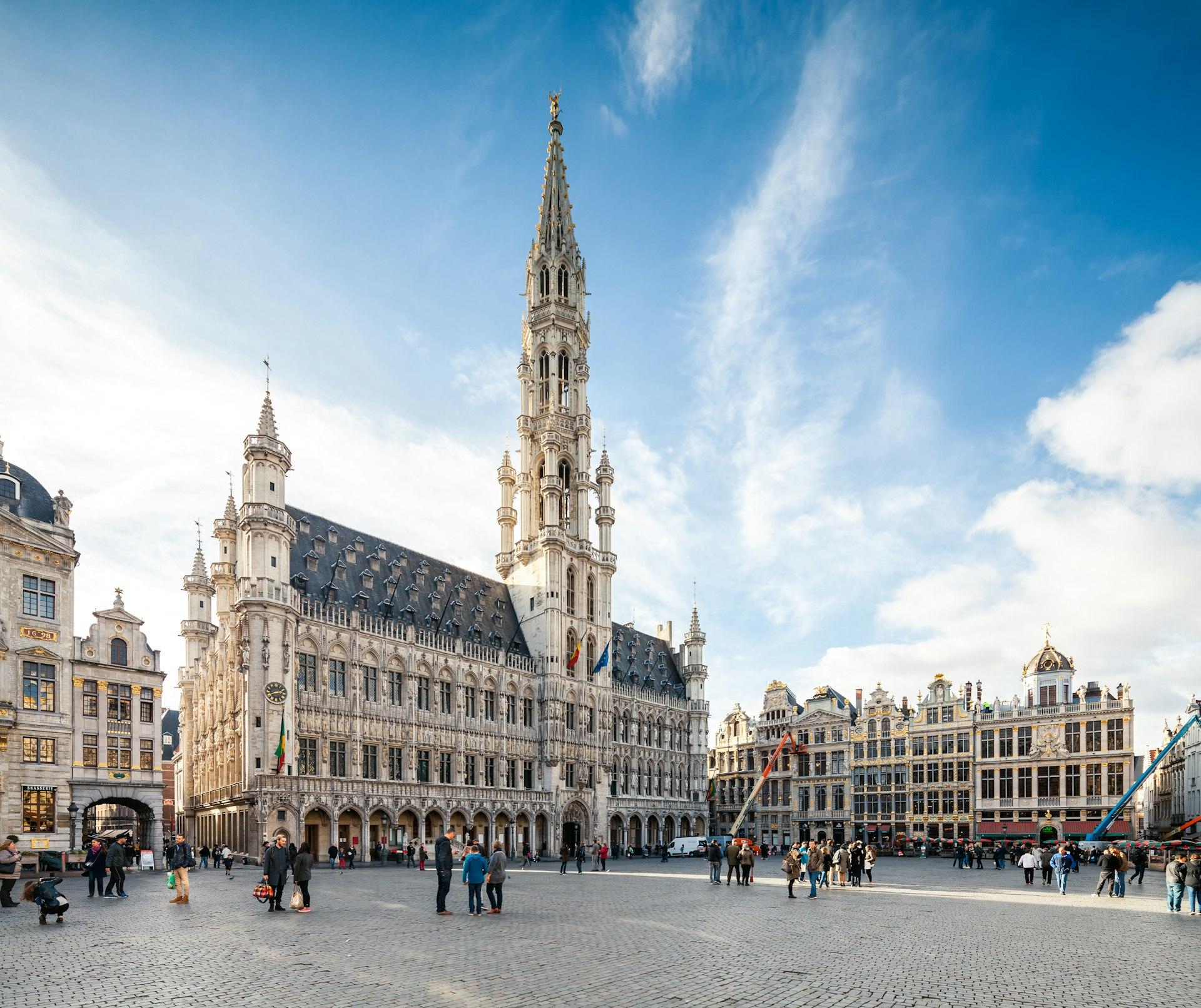 🇧🇪🇨🇭🇱🇺 🏗 Brussels, Bruges & the Battlefield Heritage of Europe, BENELUX — 9 Days