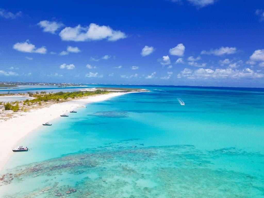 🇹🇨 🌊 Turks & Caicos · Grace Bay, Lucayan Heritage & the Crystal Beach Circuit · 5 Days