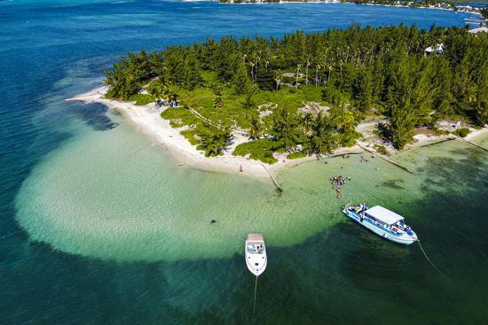 🇰🇾 🌊 Cayman Islands · Seven Mile Beach, Stingray City & the Crystal Caribbean Circuit · 5 Days