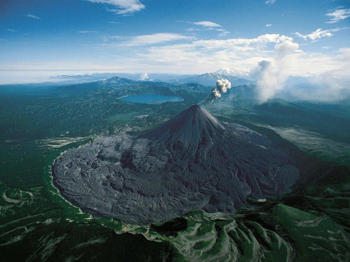 🇰🇲 🌴 Comoros Karthala Volcano · Coelacanth Safari — Daylite Digital