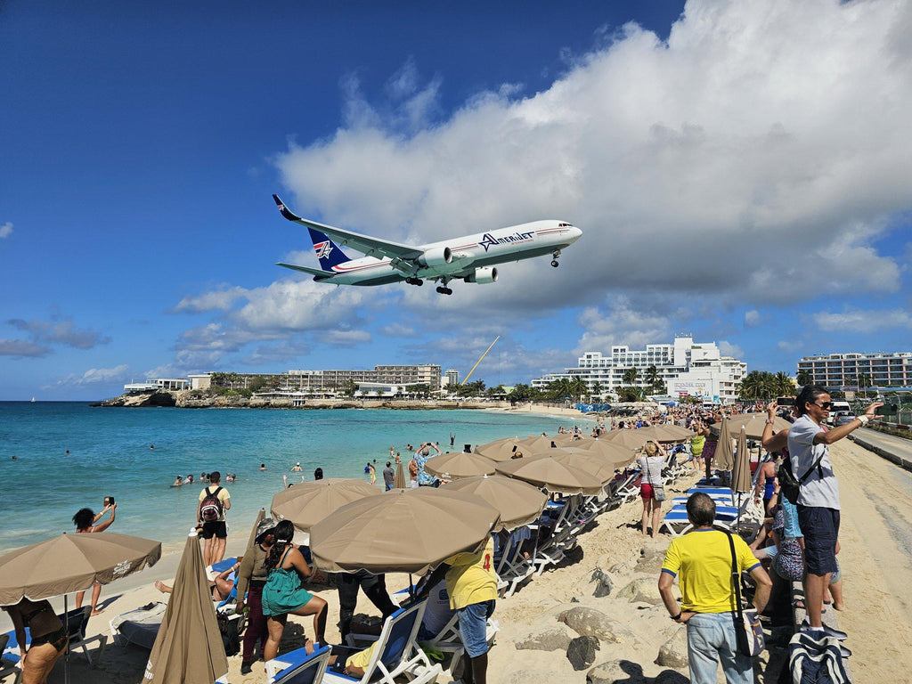 🇸🇽 🌊 Sint Maarten/Saint Martin · Maho Beach, Two Nations & the Carnival Caribbean Circuit · 5 Days