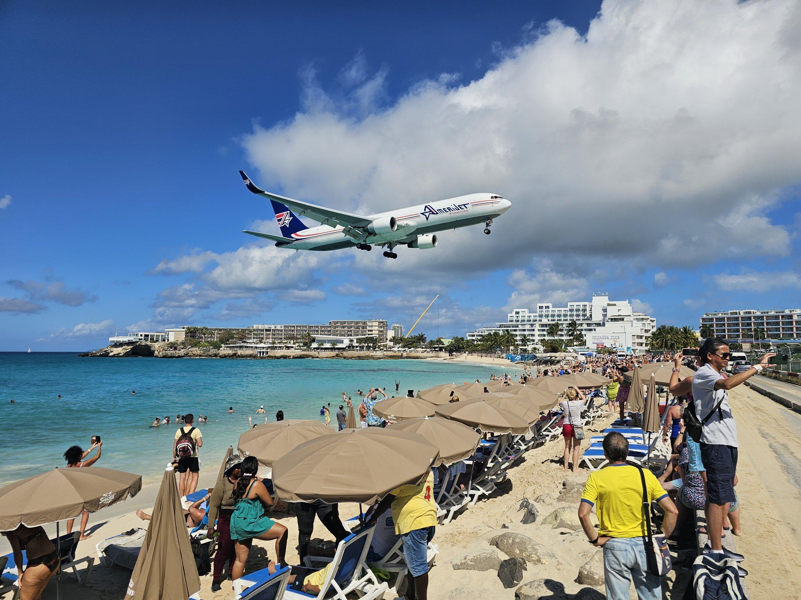 🇸🇽 🌊 Sint Maarten/Saint Martin · Maho Beach, Two Nations & the Carnival Caribbean Circuit · 5 Days